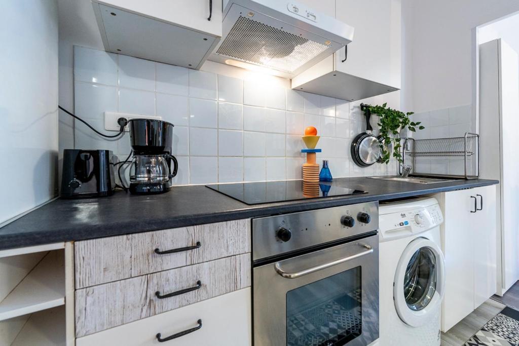 Aparthotel Artistique Pour 4 Au Coeur Du Panier Marseille