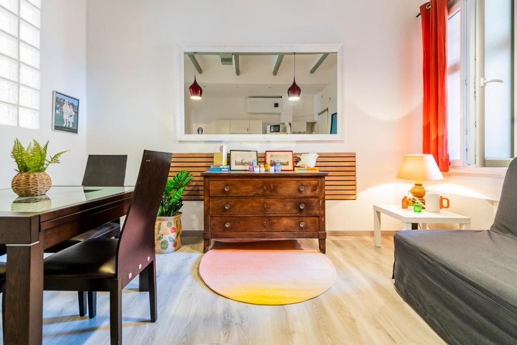 Artistique Pour 4 Au Coeur Du Panier Aparthotel Marseille